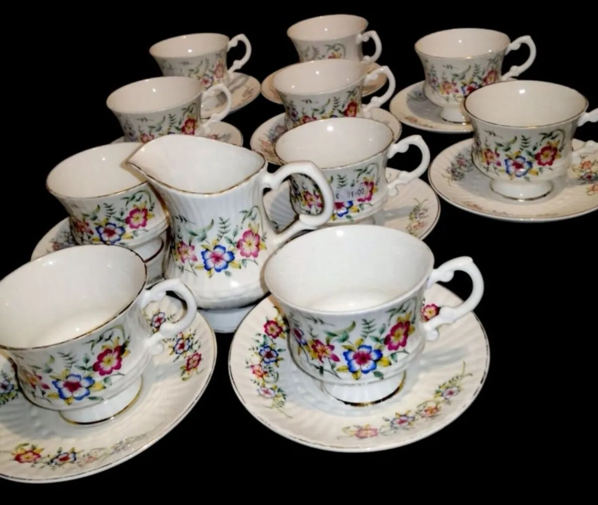 Royal Tara floral teaset - Image 2