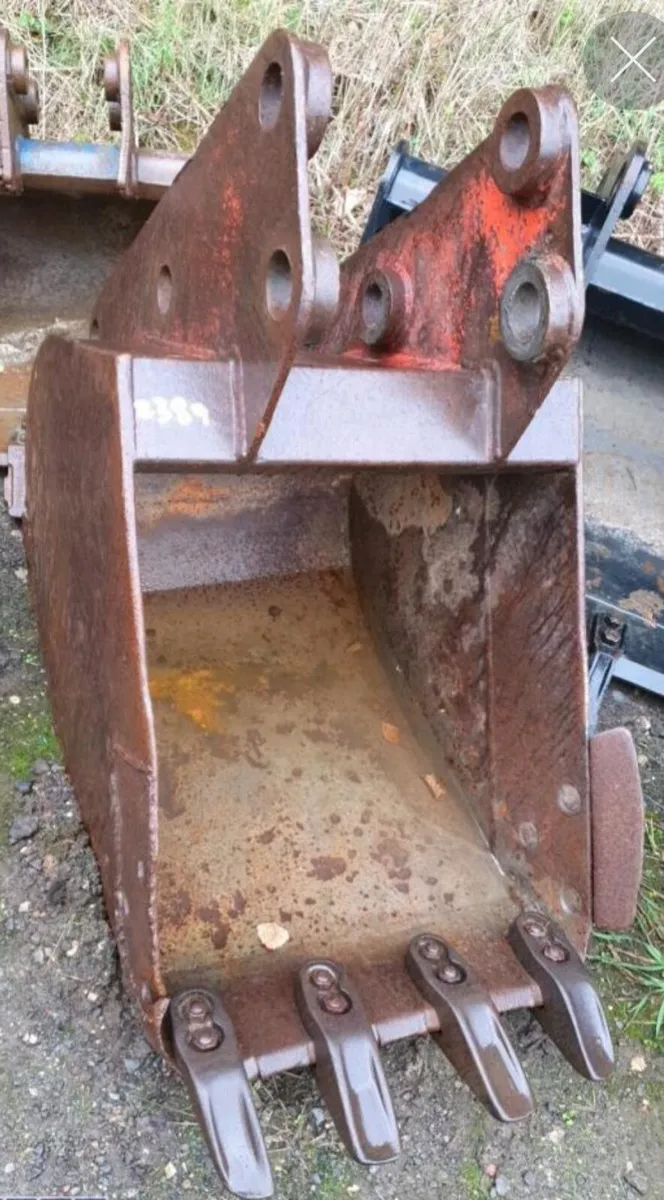 22'' digging bucket (50mm pins) - Image 1
