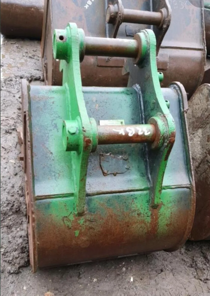 19'' digging bucket (45mm pins) - Image 1