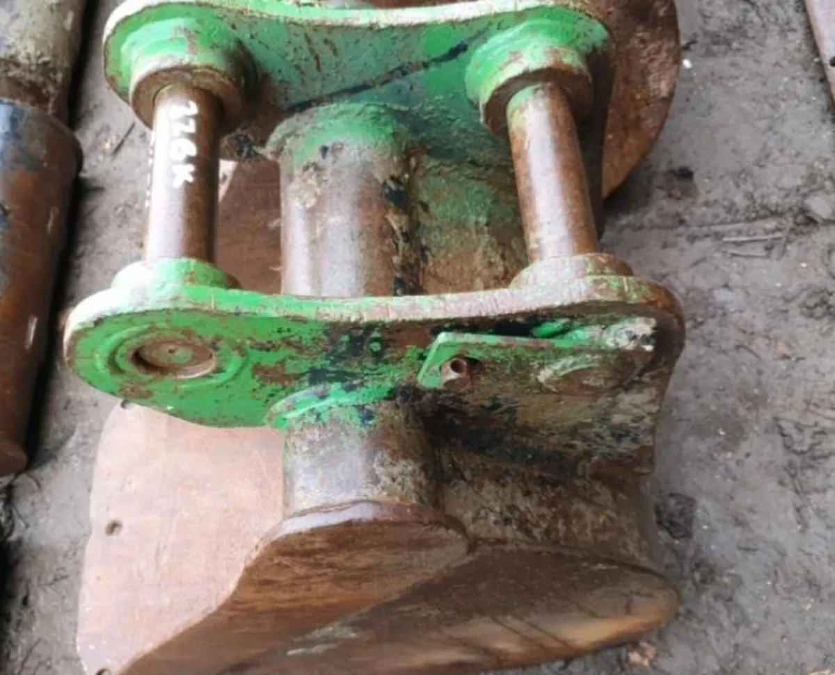17'' digging bucket (45mm pins) - Image 3