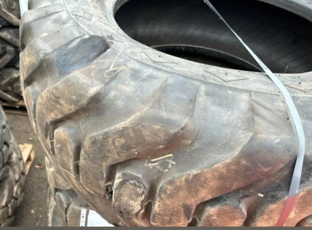 4 x GOODYEAR loadall tyres (15.5 25) - Image 4