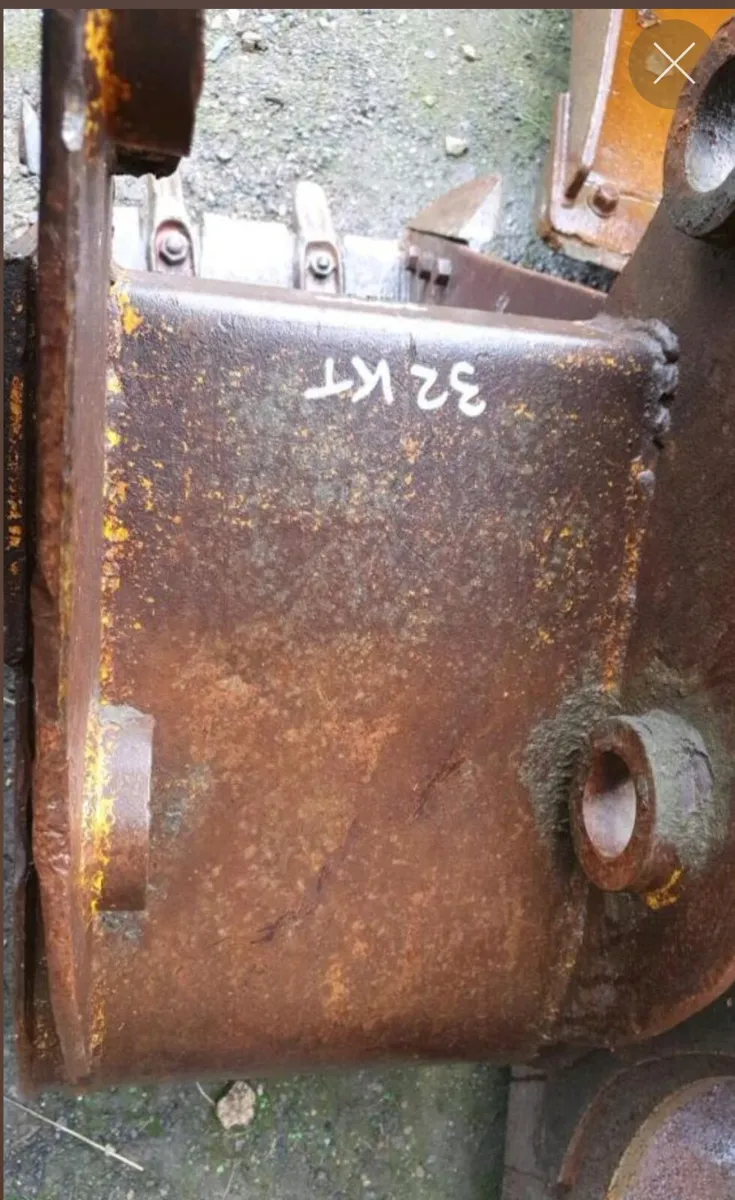 18'' digging bucket (50mm pins) - Image 3