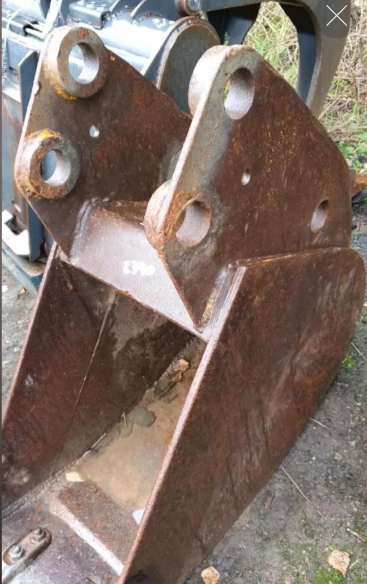 18'' digging bucket (50mm pins) - Image 2