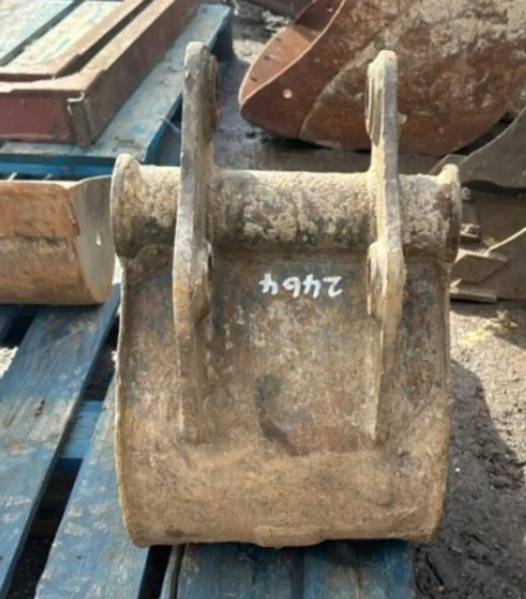 11'' digging bucket (35mm pins) - Image 2
