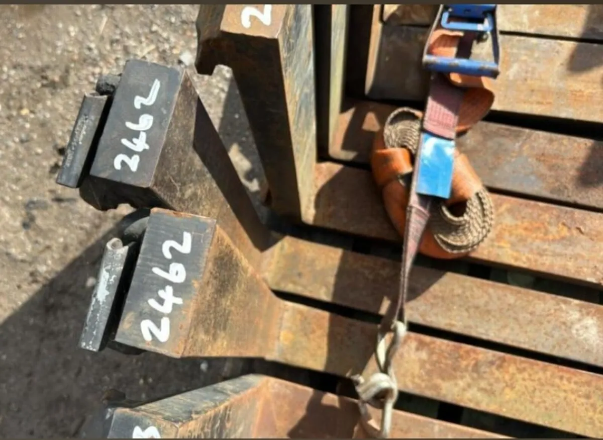 Pair of pallet forks tines toes - Image 2