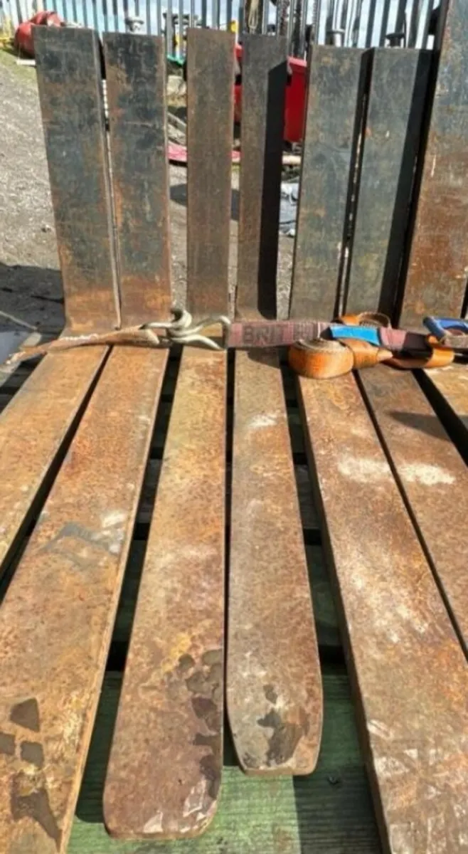 Pair of pallet forks tines toes - Image 1