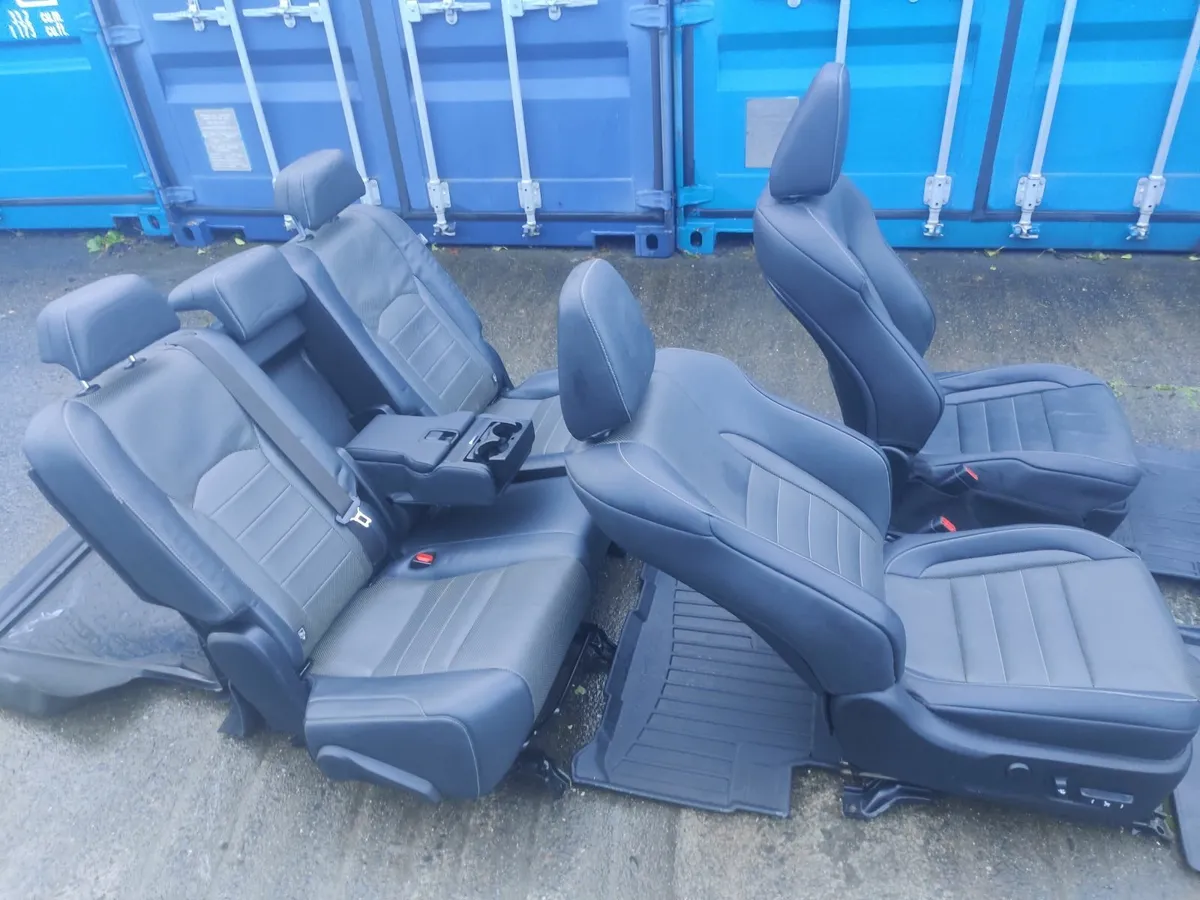 TOYOTA LANDCRUISER LWB SEATS 2010- - Image 2