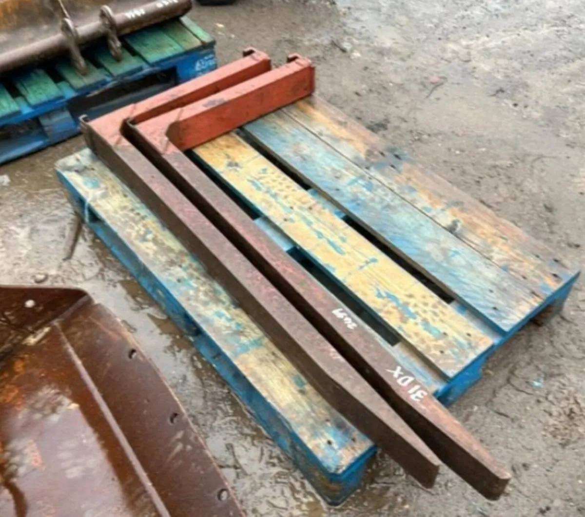 Pair of pallet Forks tines toes - Image 1