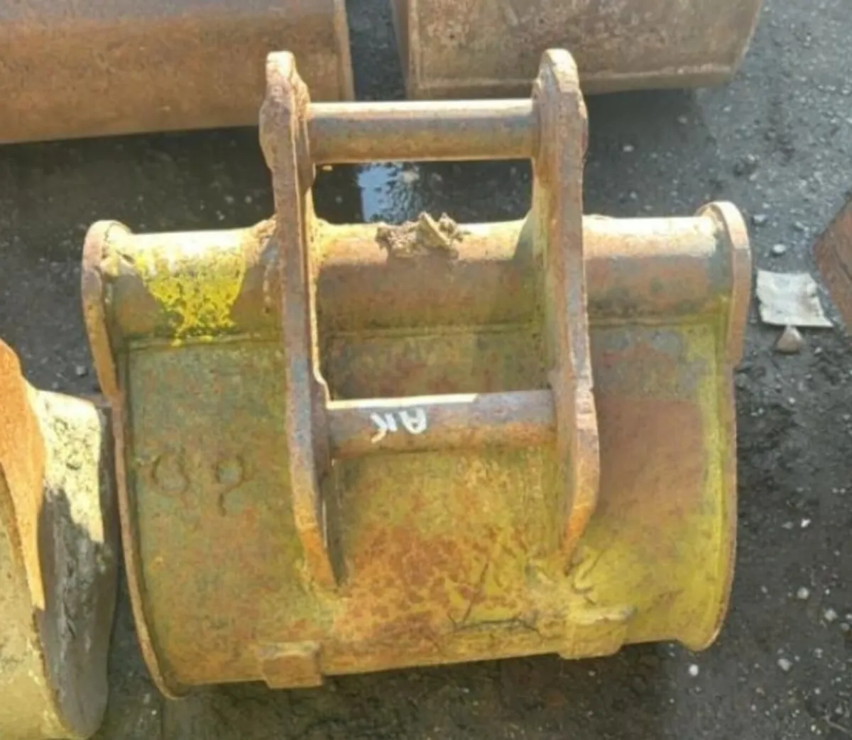 18'' digging bucket (35mm pins) - Image 2