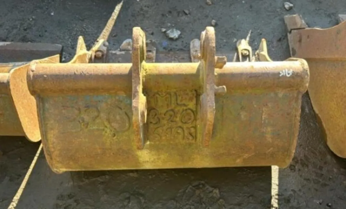 2ft digging bucket (35mm pins) - Image 2