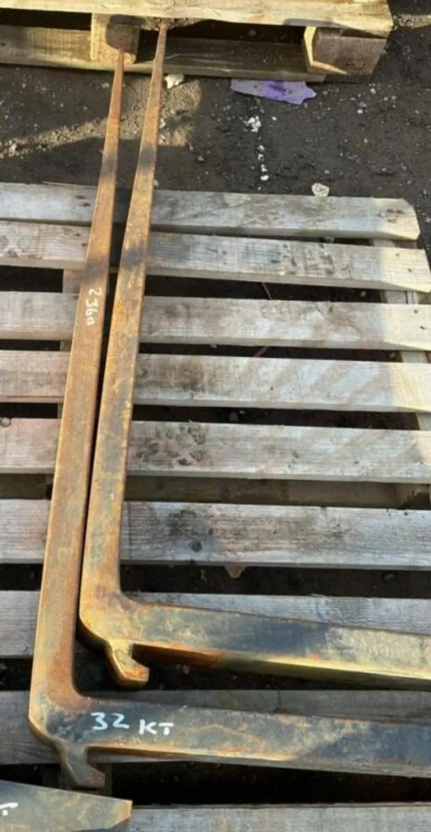 Pair of pallet Forks tines toes - Image 2