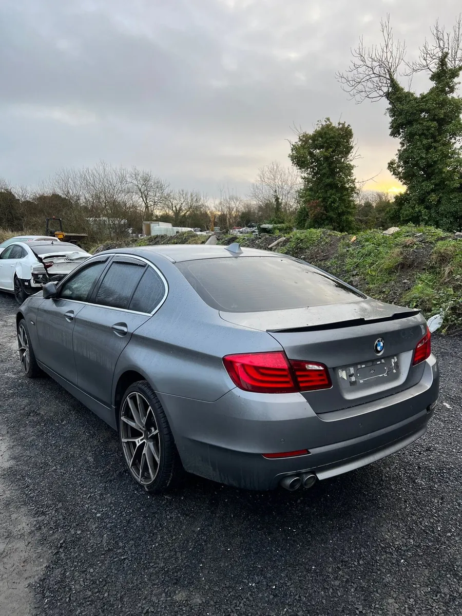 Breaking bmw 520d auto f10 5 series 2013 a52 - Image 3