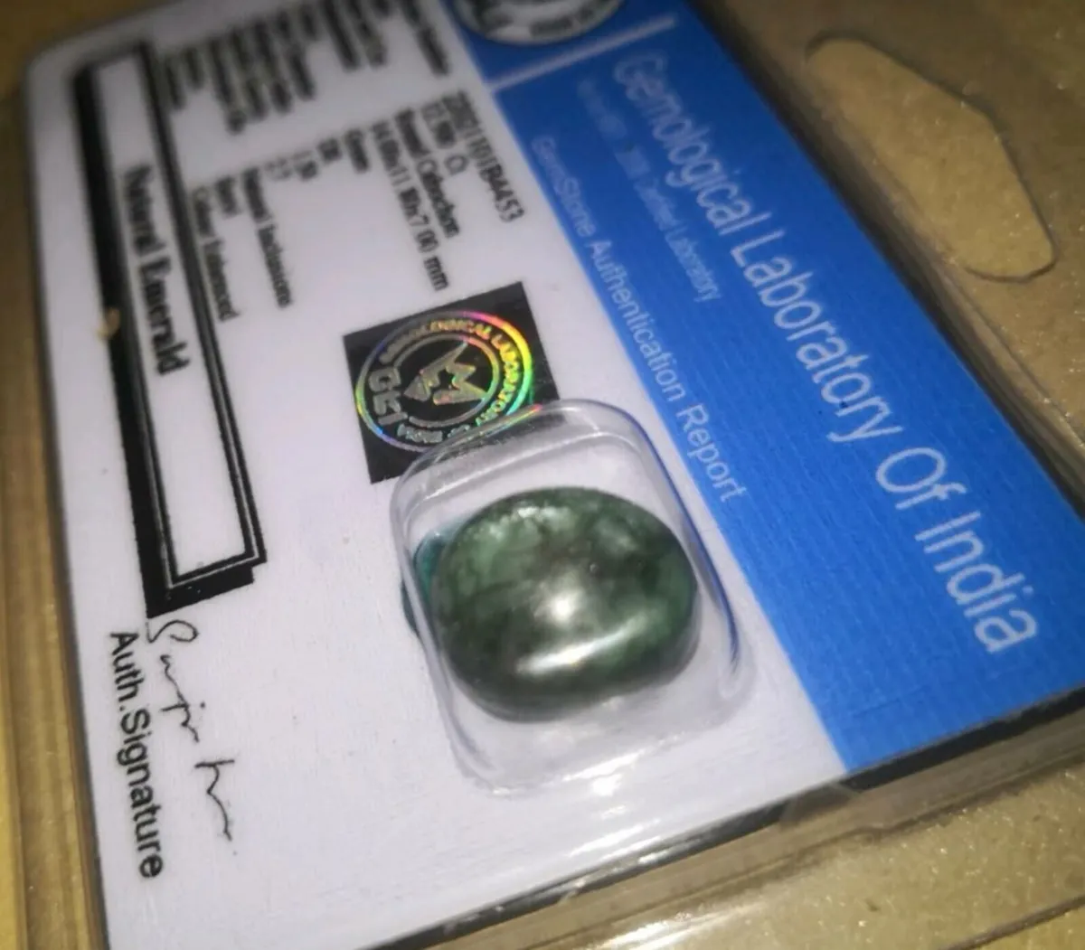 12.5ct natural Emerald with certificate - Image 4