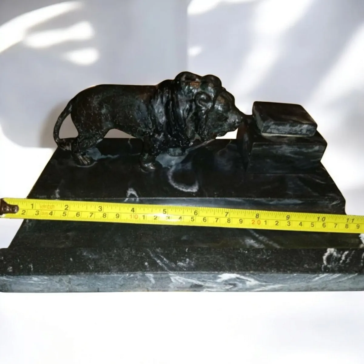 Antique black marble inkwell with lion - Image 3