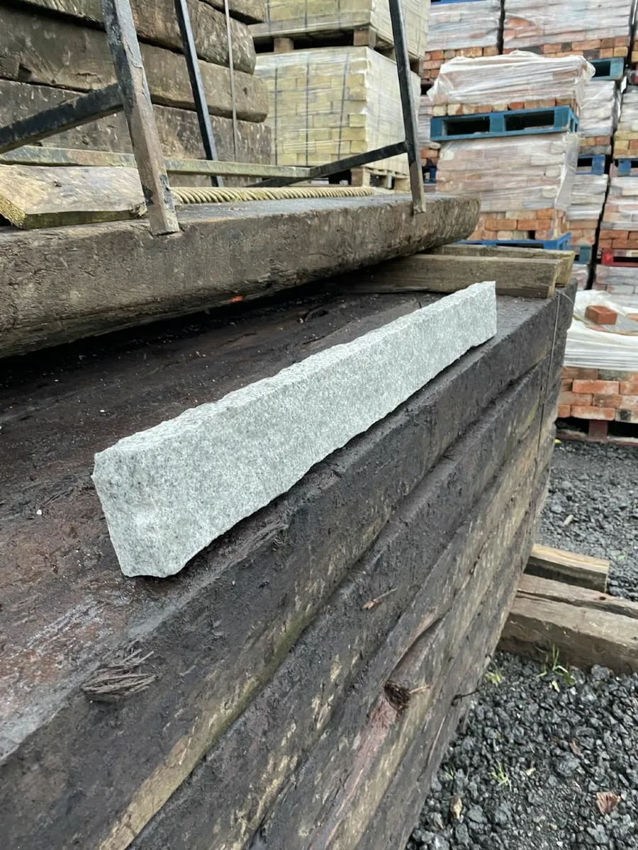 Small Granite Kerb - Image 1