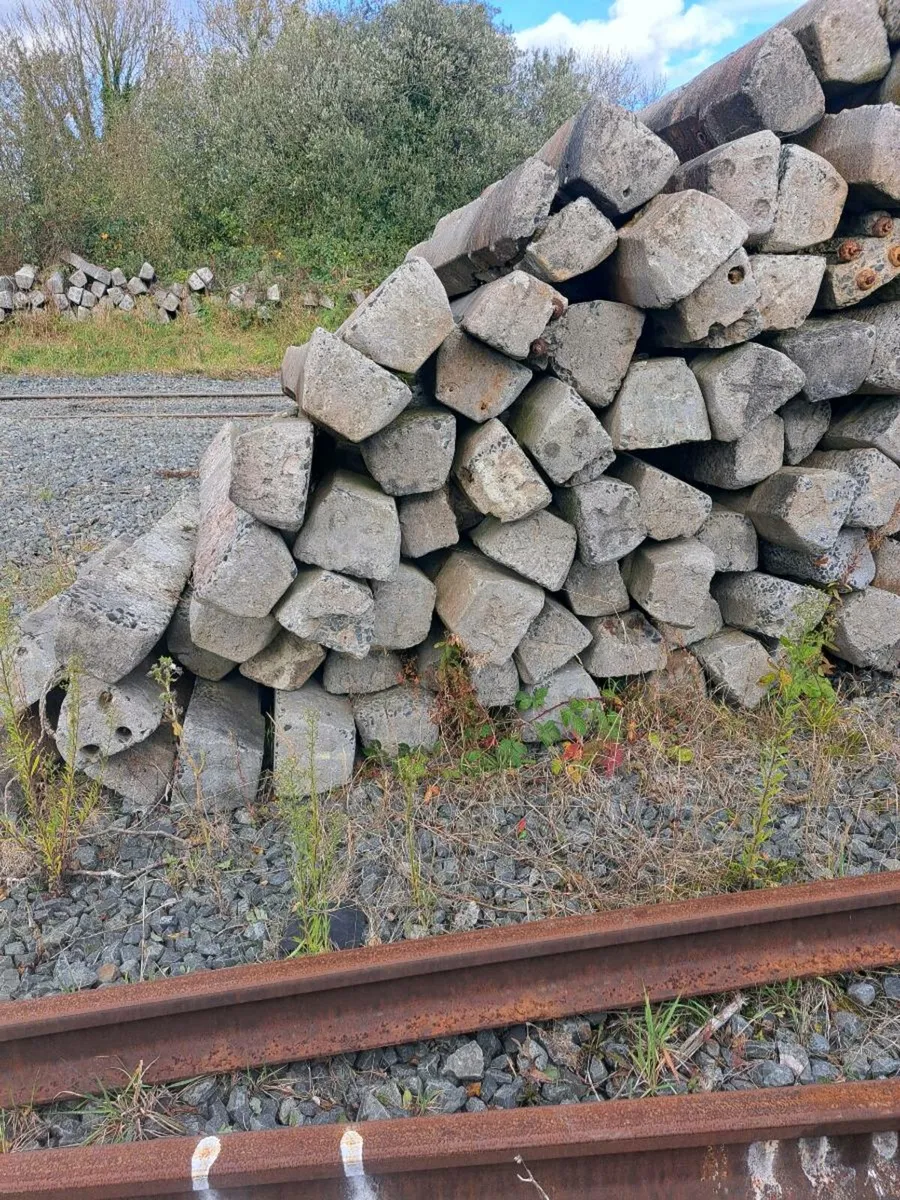 Concrete sleepers  posts - Image 1