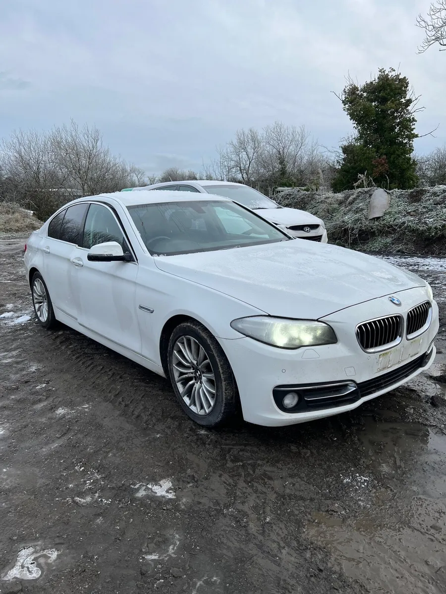 Breaking bmw 520d auto 2015 f10 300 b47 - Image 1