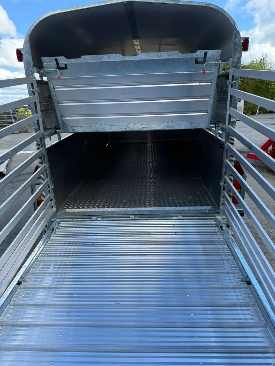 Nugent livestock trailer - Image 2