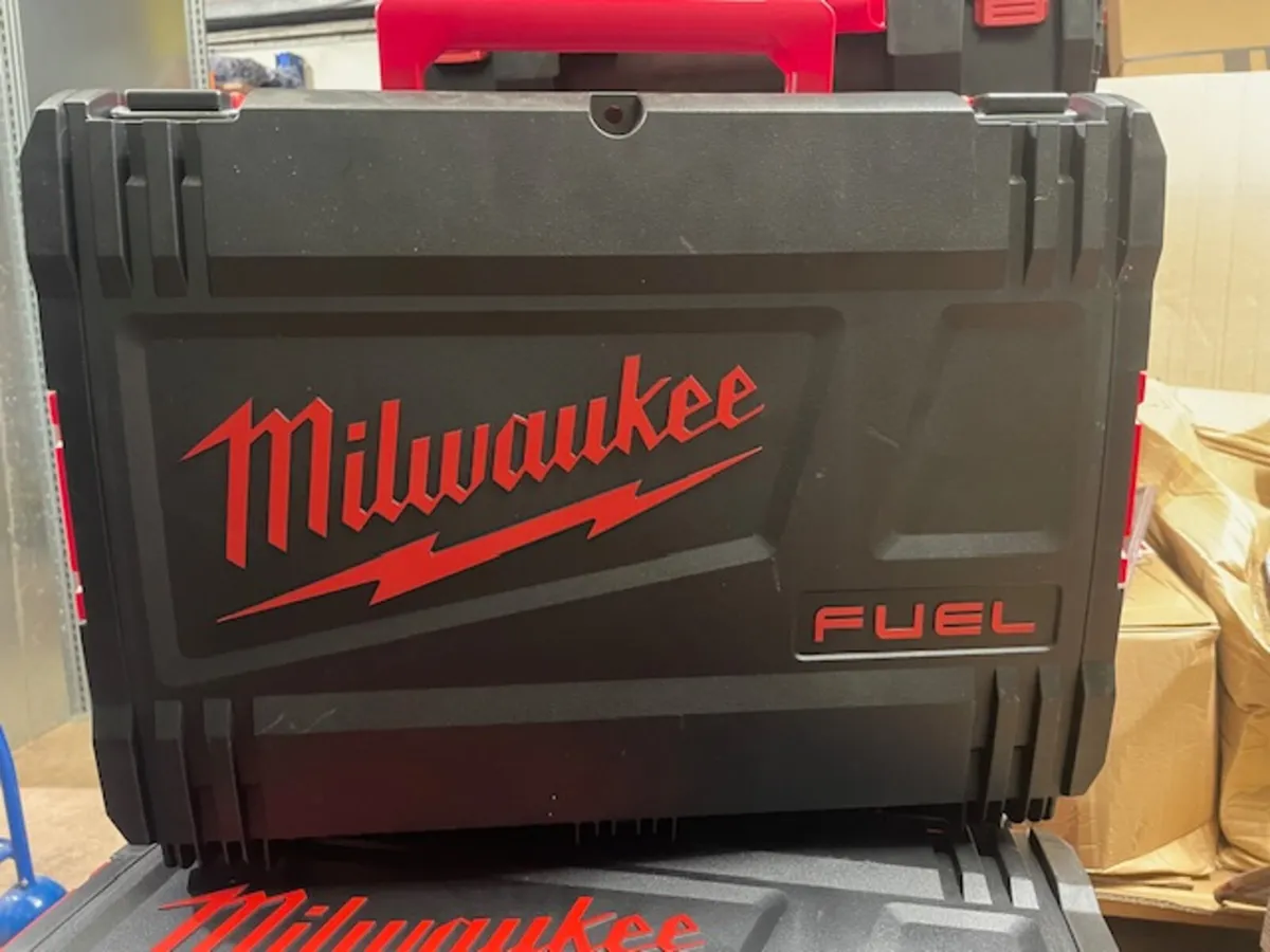 MILWAUKEE CARRY BOX - Image 1
