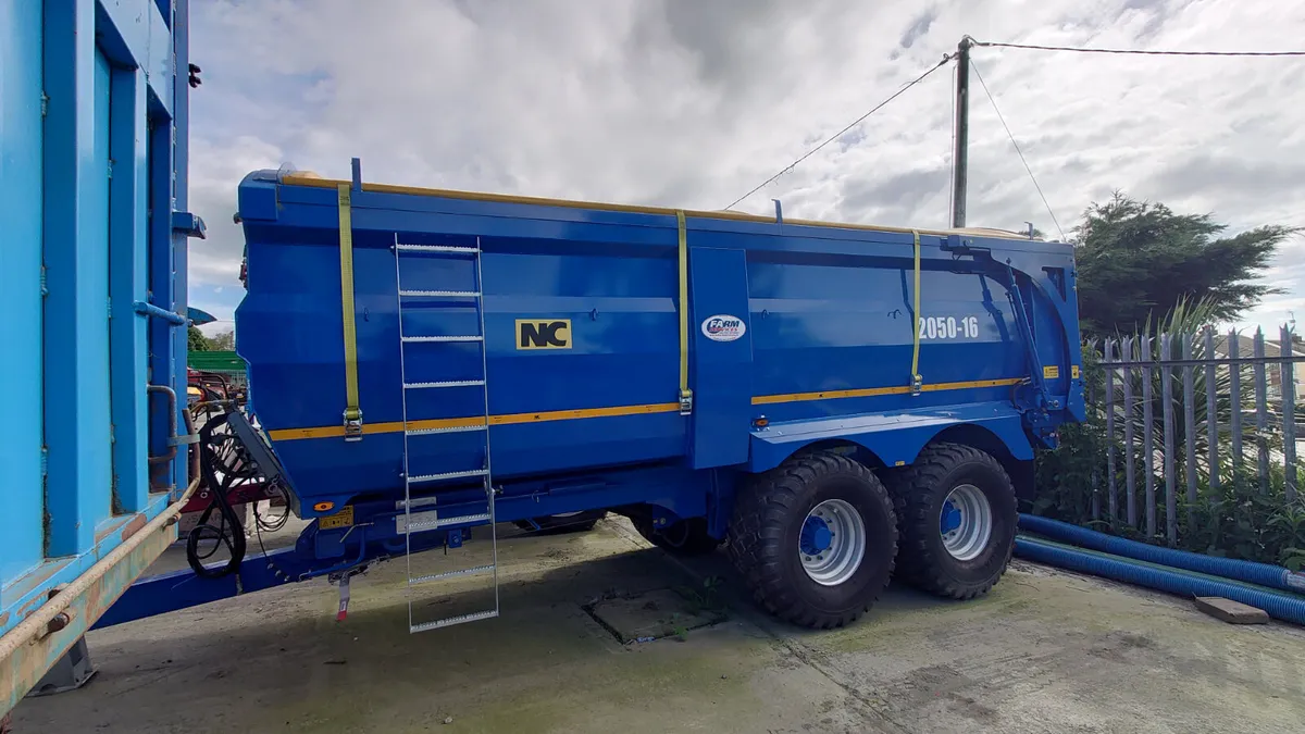 N.C. Grain Trailer - Image 4