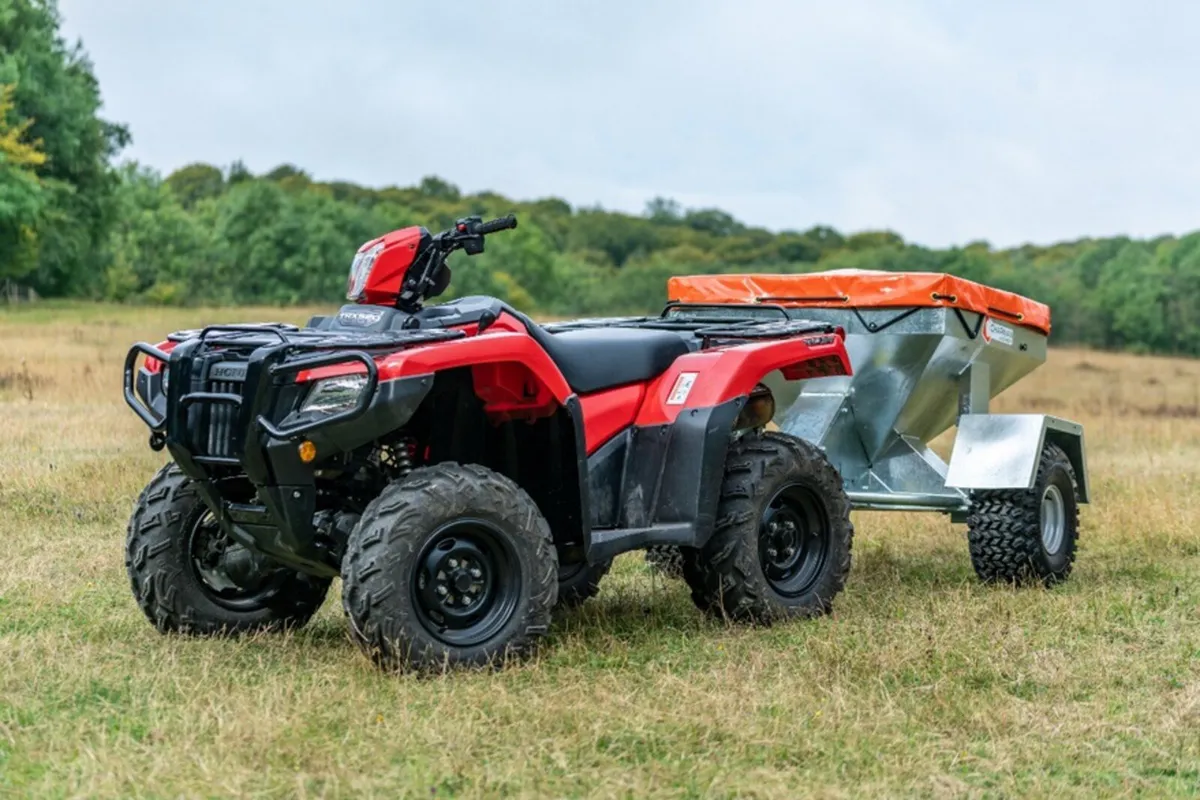 Chapman TF350 Trailed Livestock Feeder - Image 2