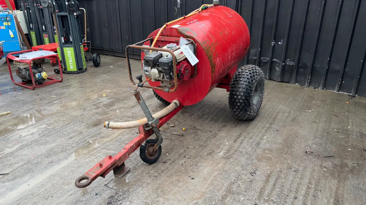 Single Axle Water Bowser with Petrol Water Pump - Image 3