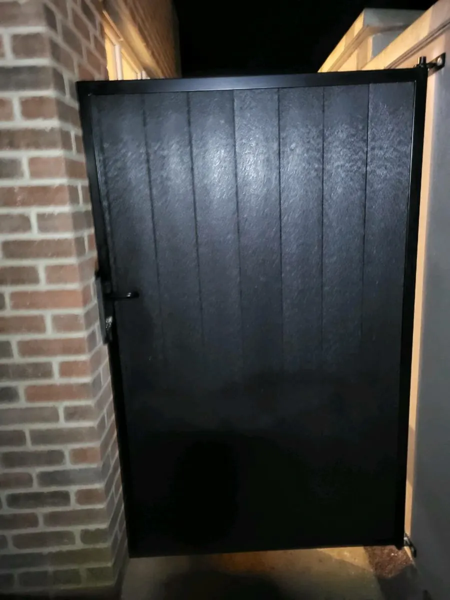 Side gates - Image 4