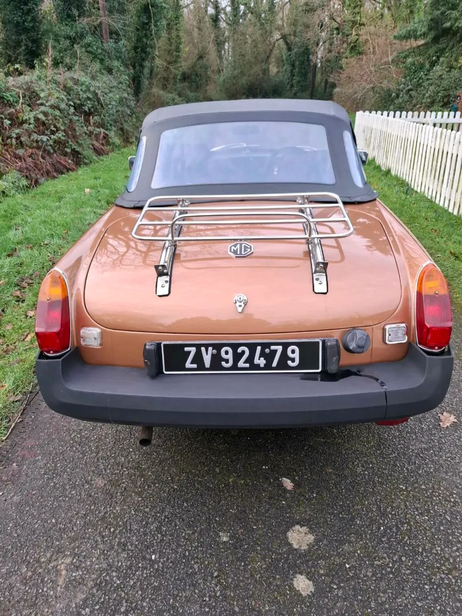 MG B LE Roadster - Image 4
