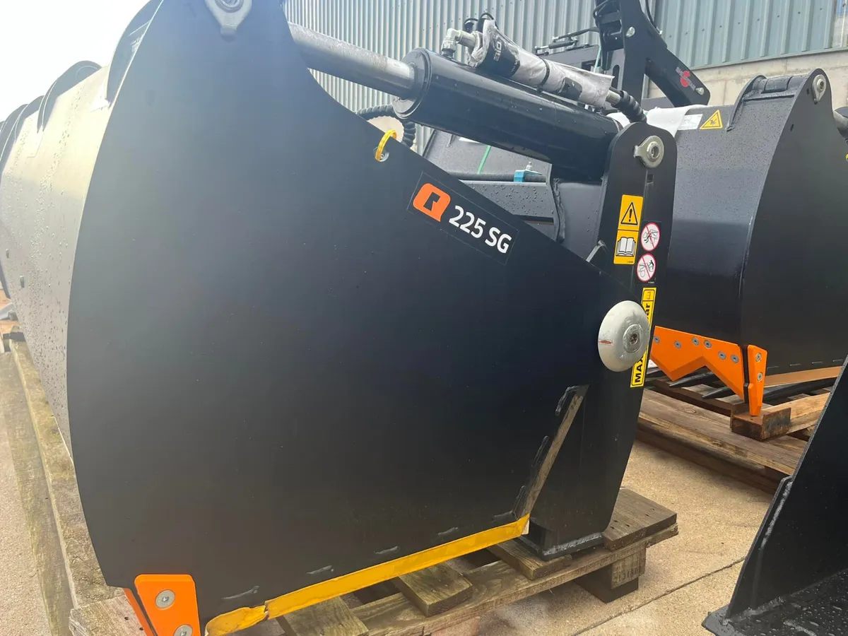 Quicke Silocut shear grabs - Image 3