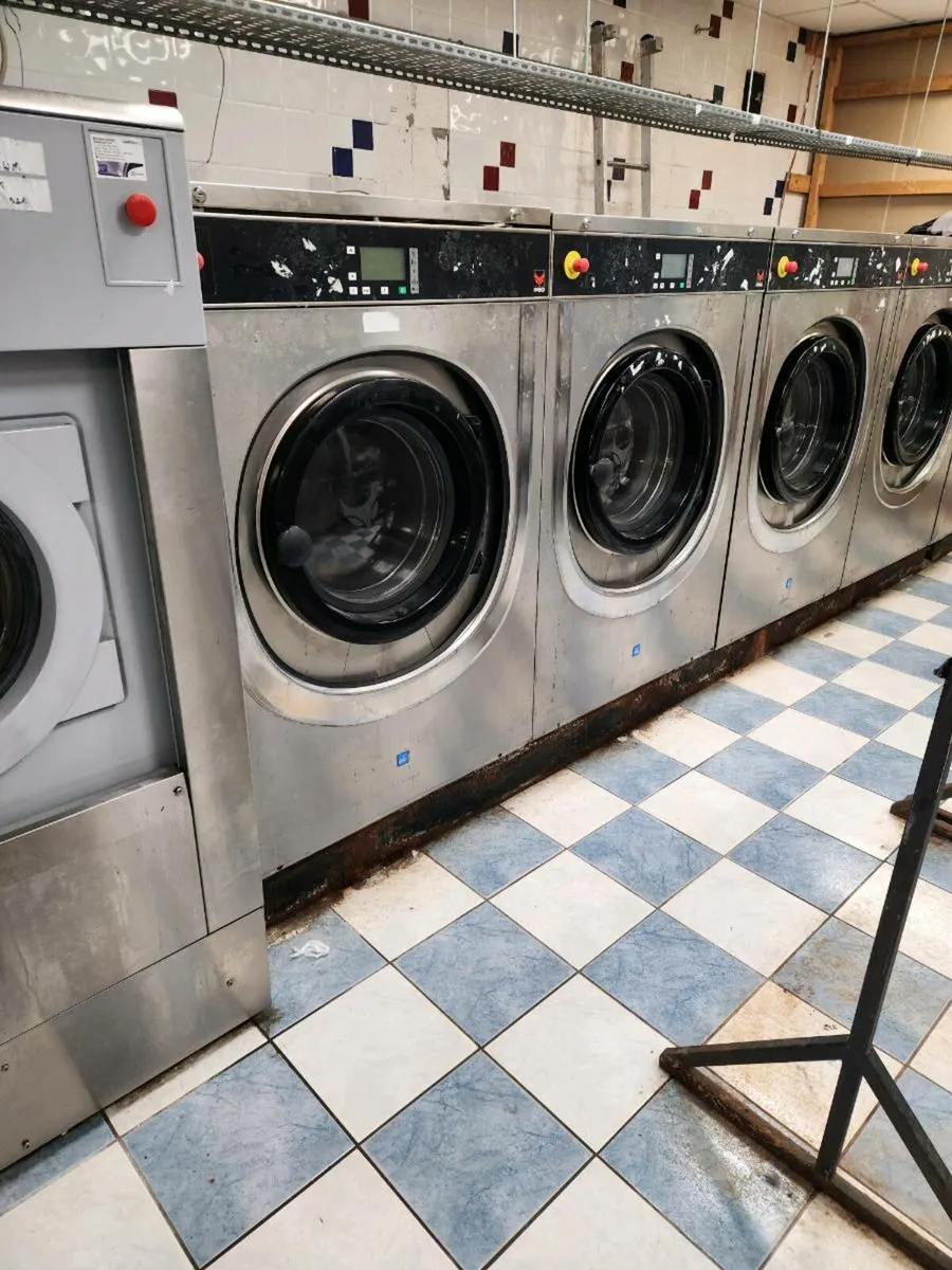 LAUNDERETTE EQUIPMENT - Image 2
