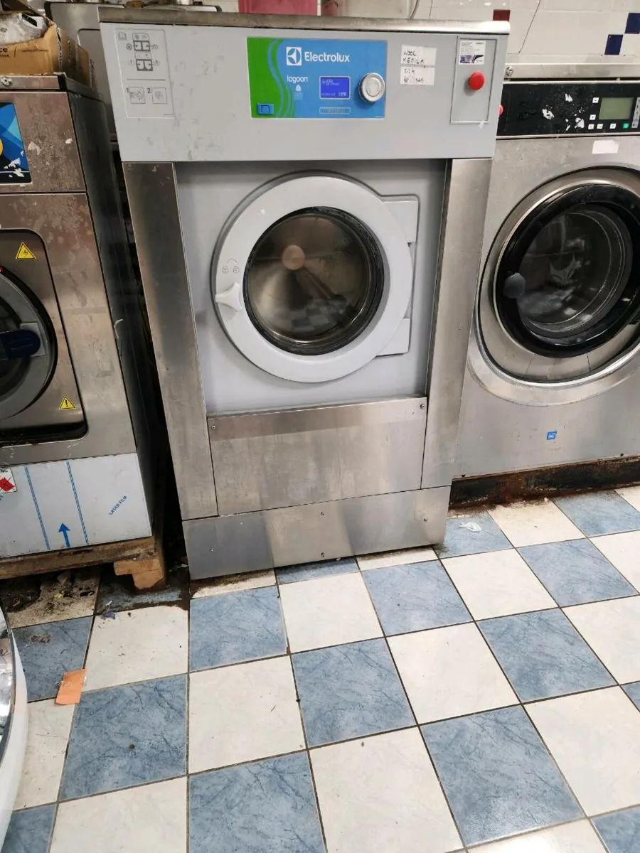LAUNDERETTE EQUIPMENT - Image 3