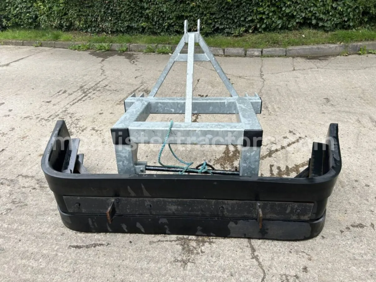 Moulton Yard Scraper - Image 1