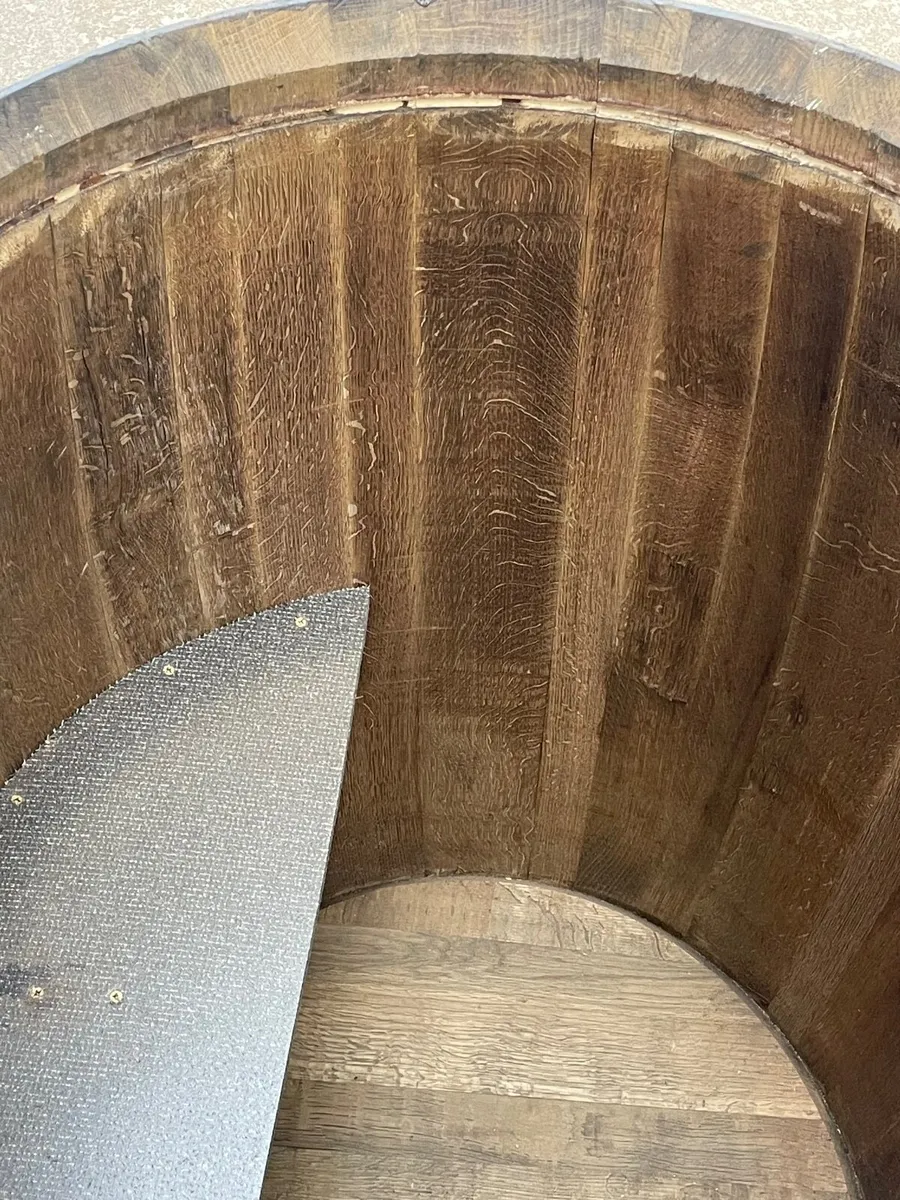 Ice bath whiskey barrel - Image 2