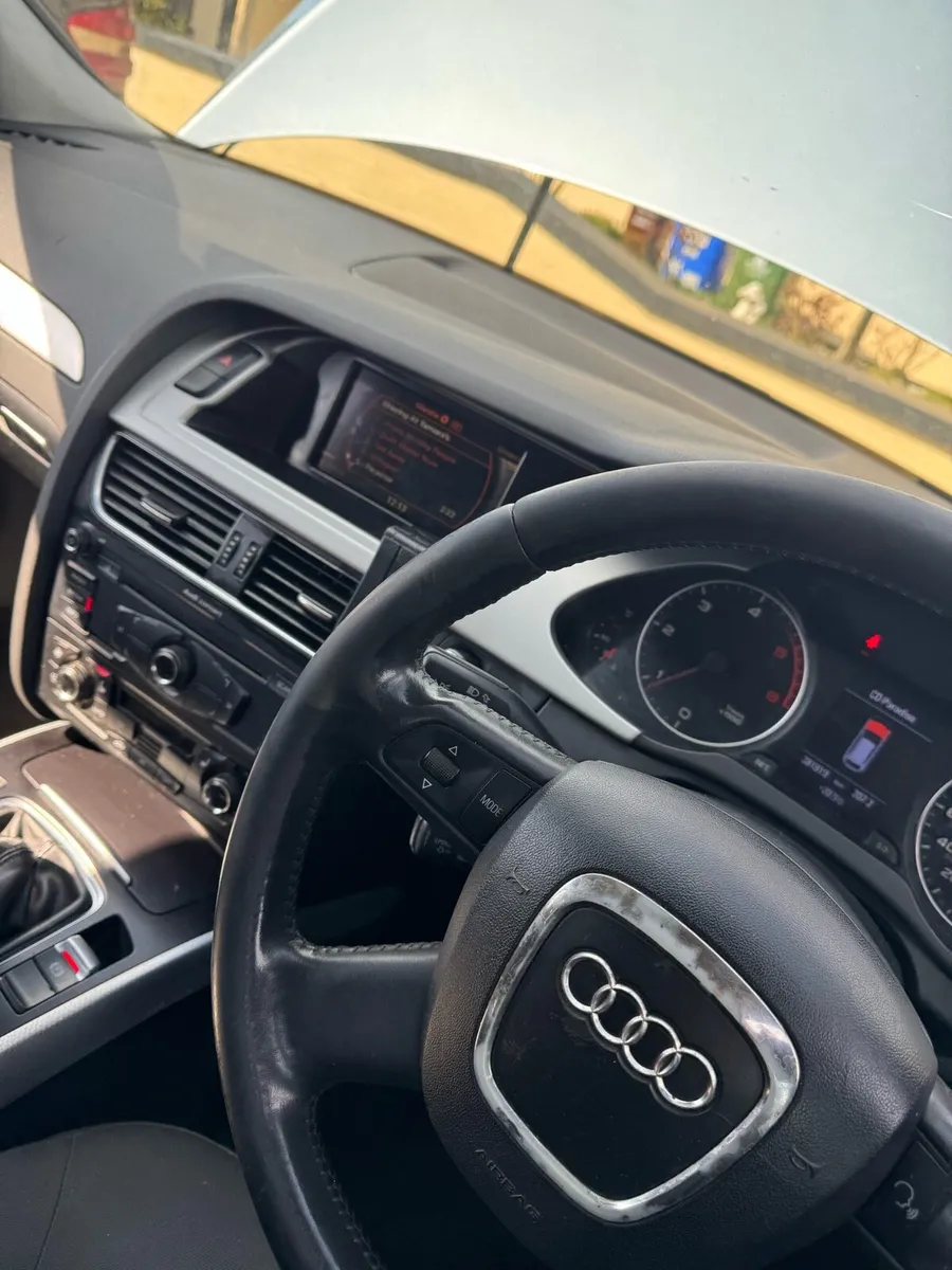 Braking Audi a4 2008 CAG engine ,parts available - Image 2