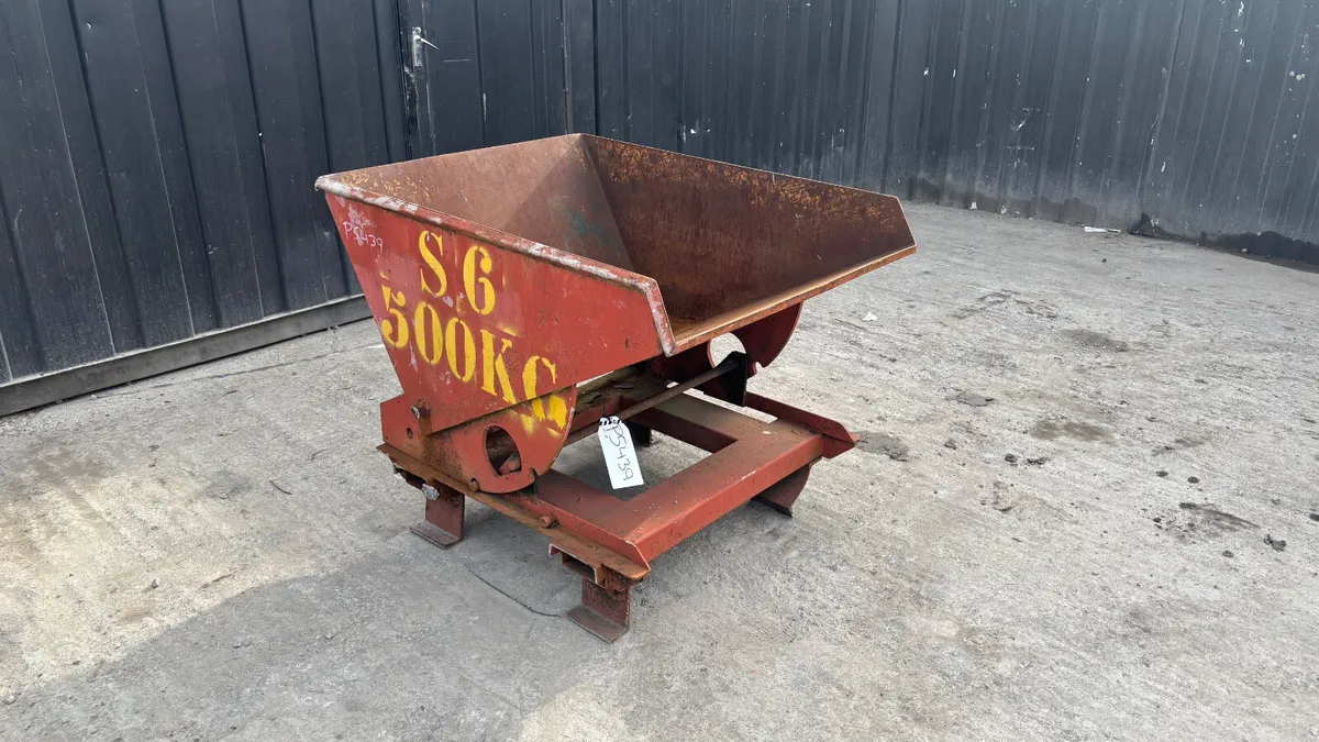 Tipping Skip - Image 1
