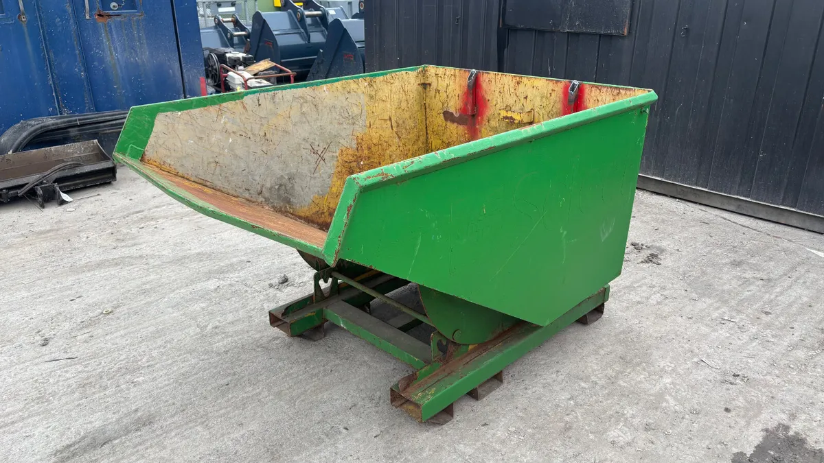 Tipping Skip - Image 3