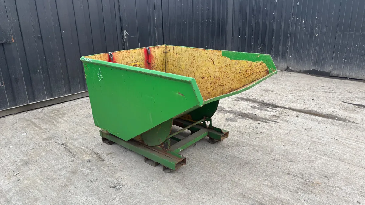 Tipping Skip - Image 1