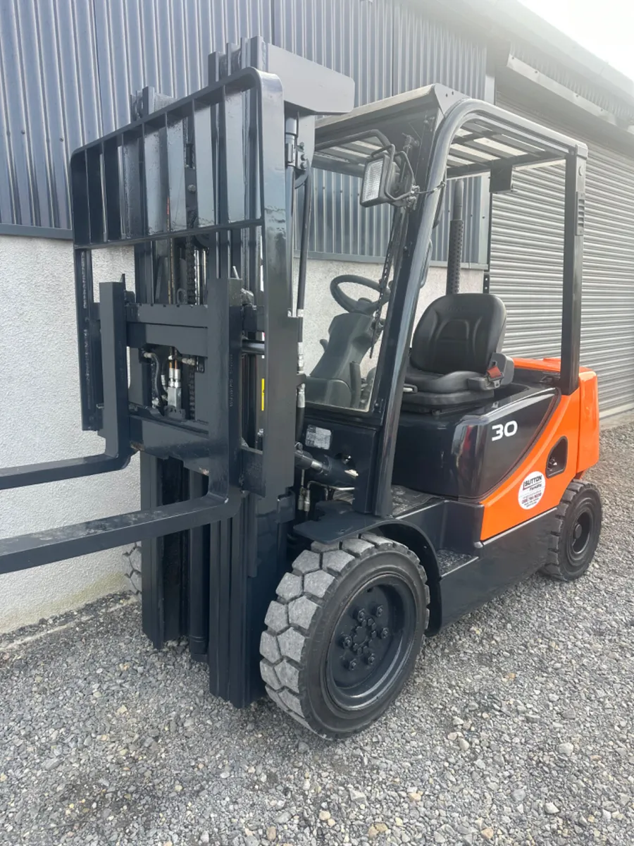 Doosan D30S-5 Forklift - Image 2