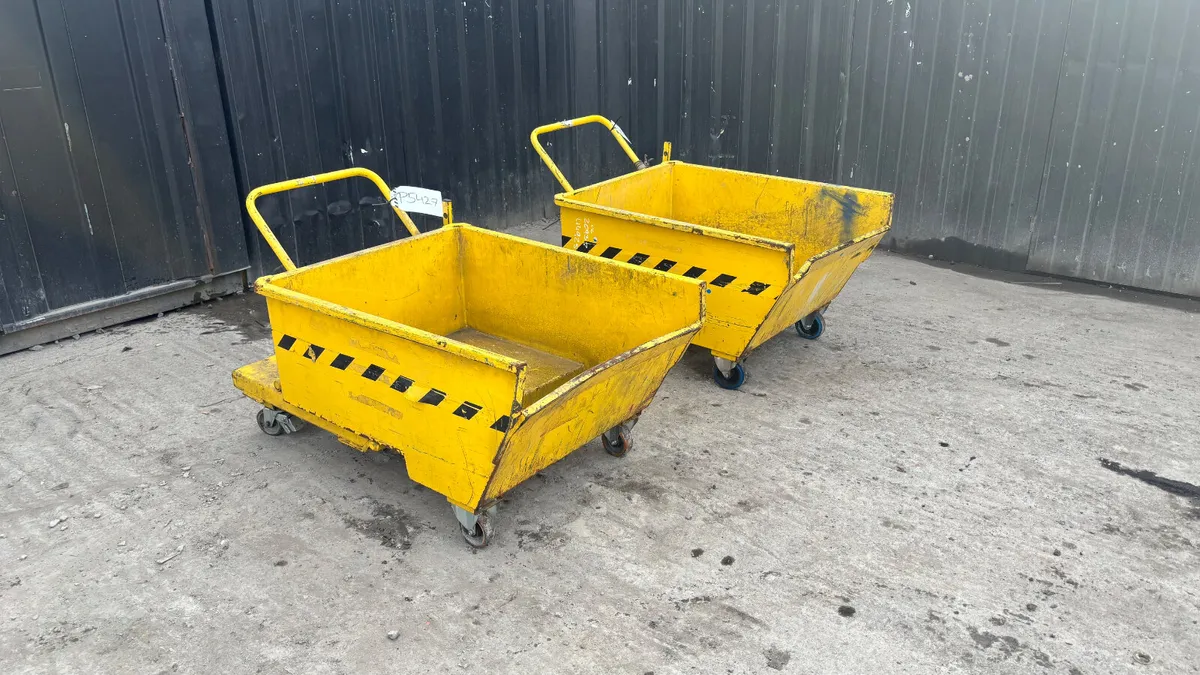 Small Tipping Skips - Image 1