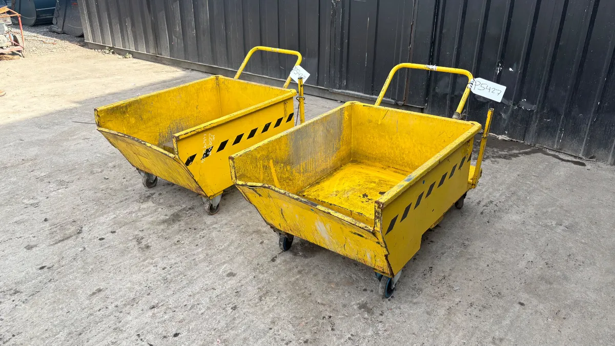 Small Tipping Skips - Image 3