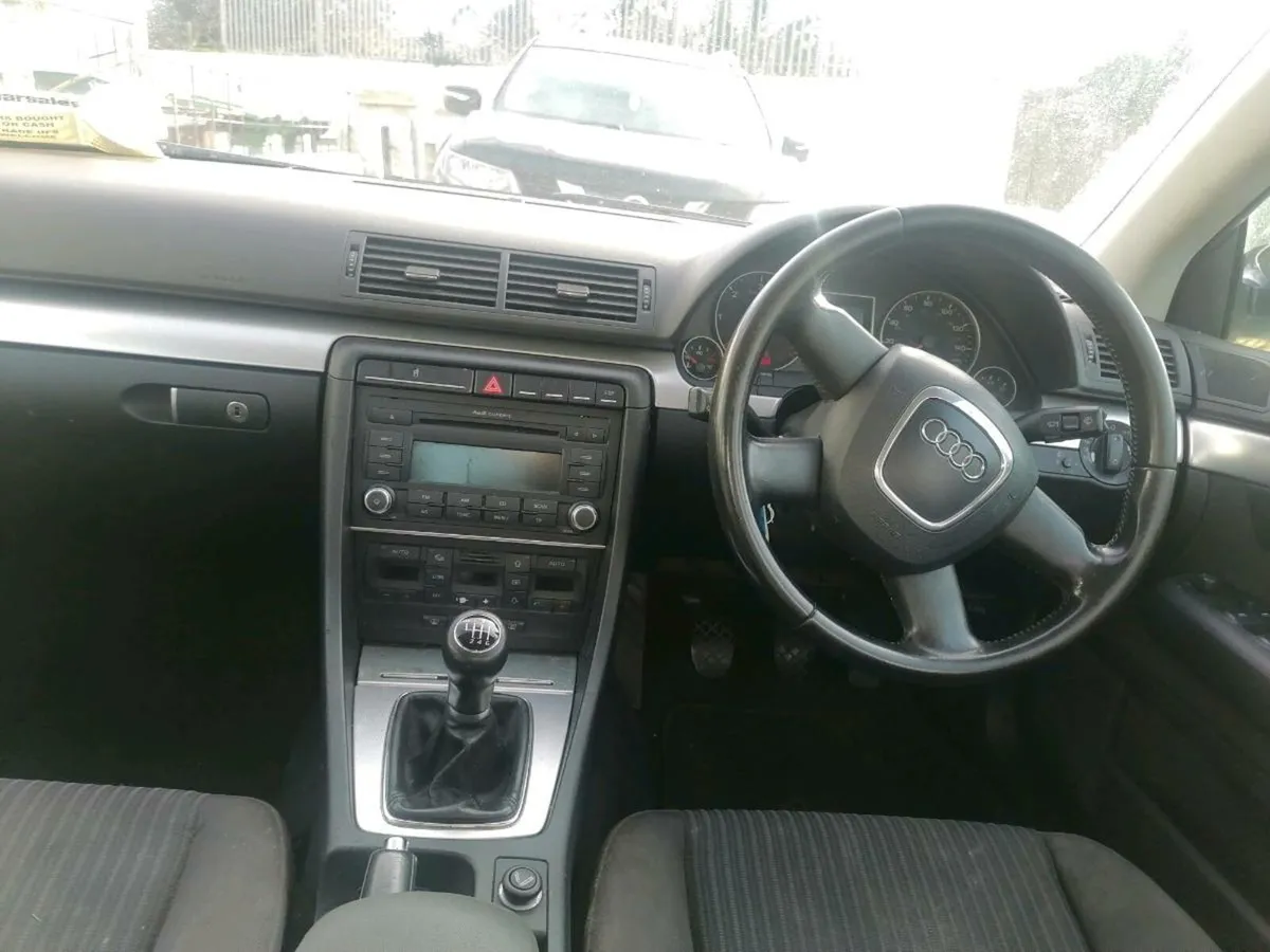 Audi A4 for parts - Image 3