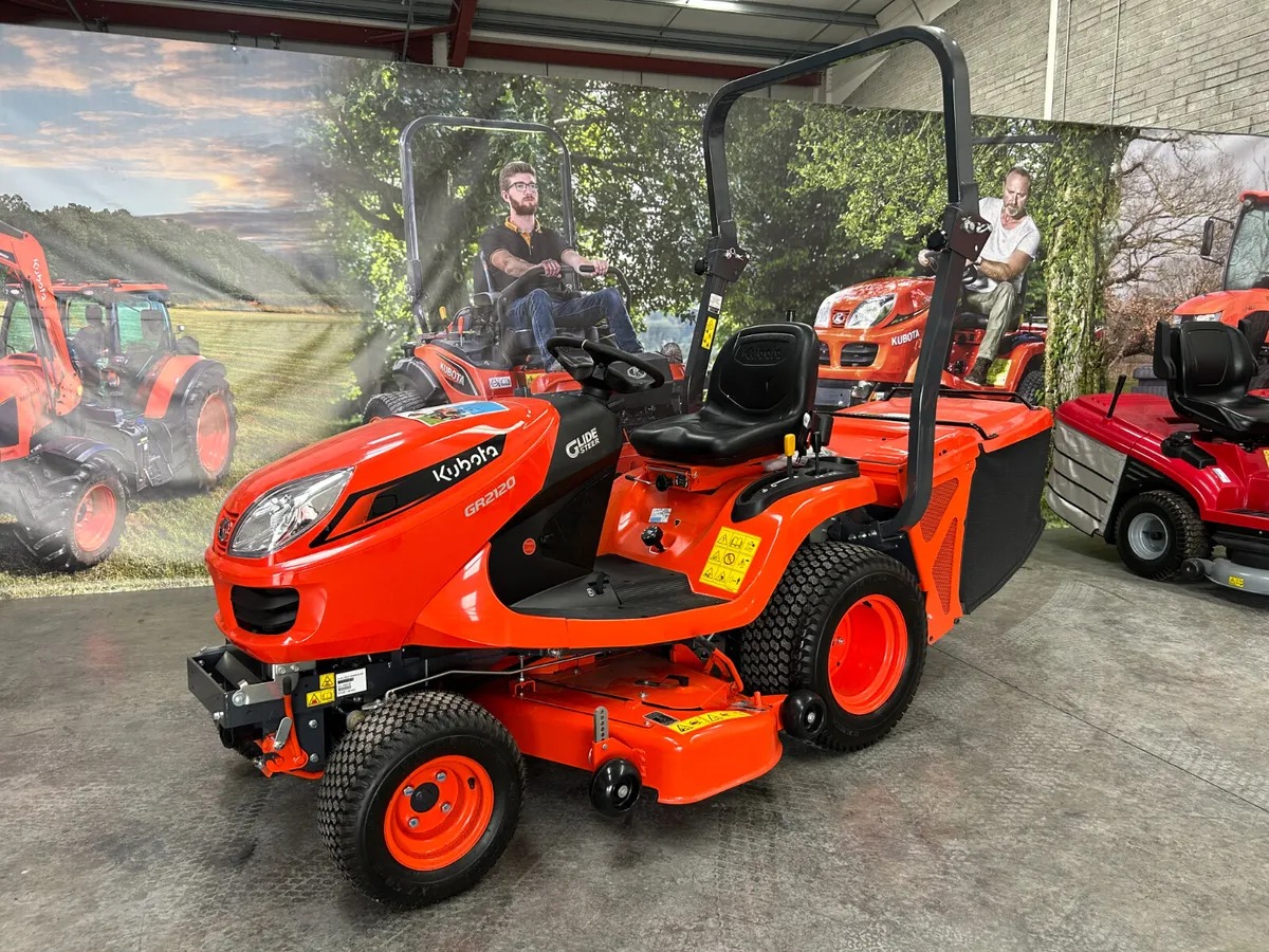 Kubota GR2120 Lawn Mower - Image 1