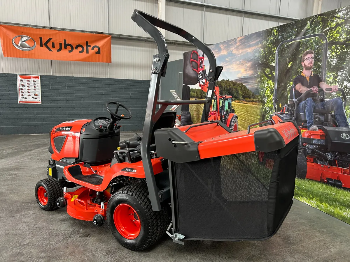 Kubota G231 Low Dump Lawnmower - Image 4