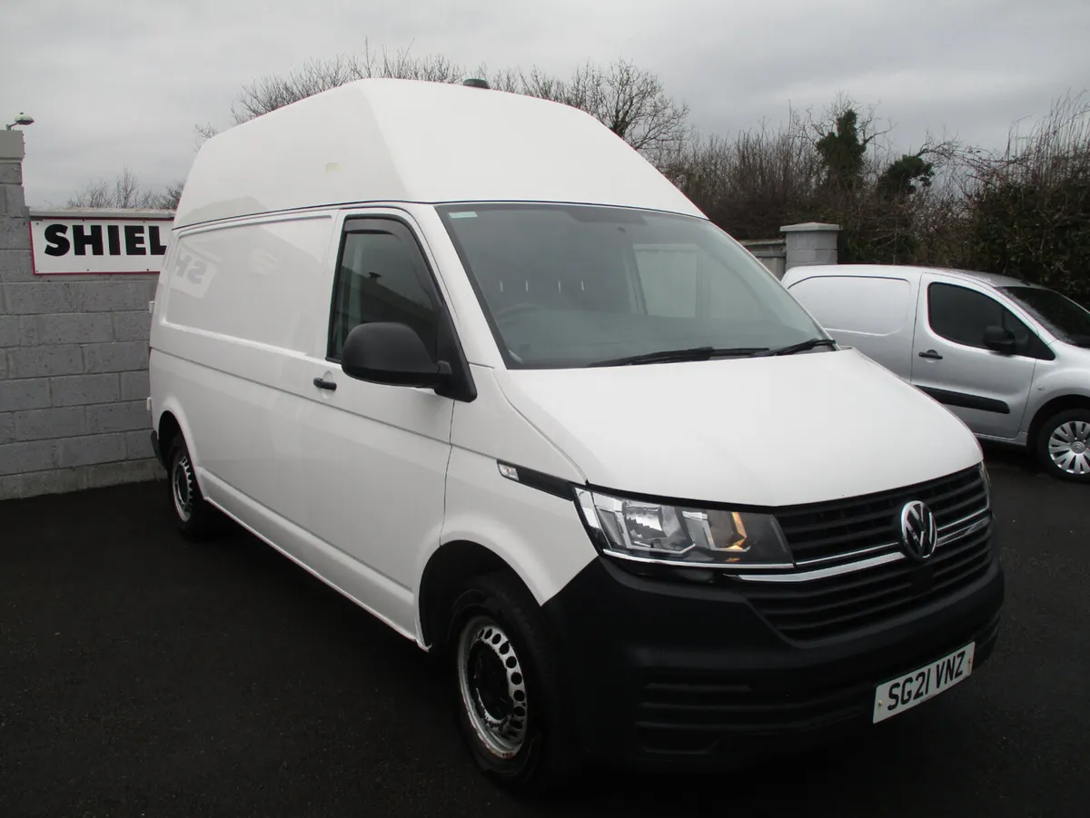Volkswagen Transporter 2021 - Image 2