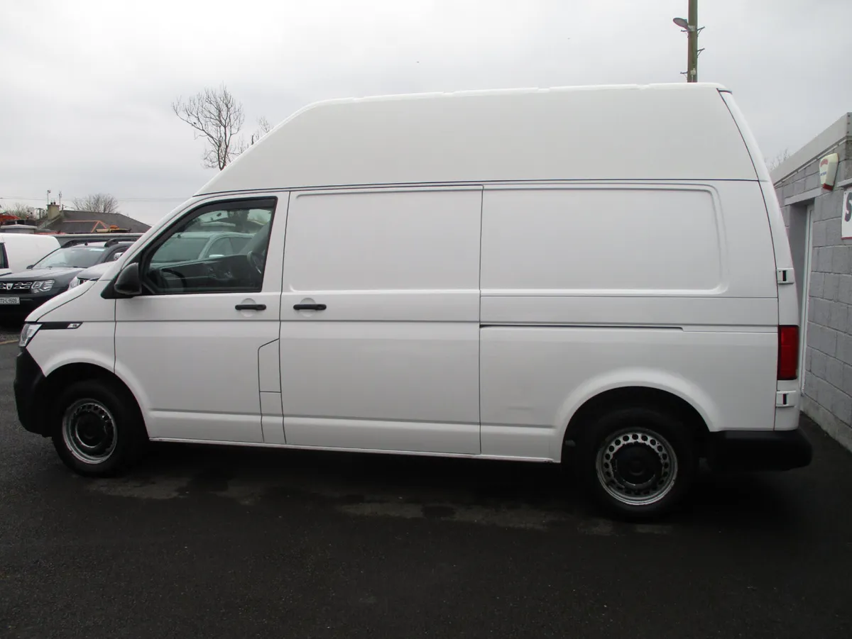 Volkswagen Transporter 2021 - Image 4