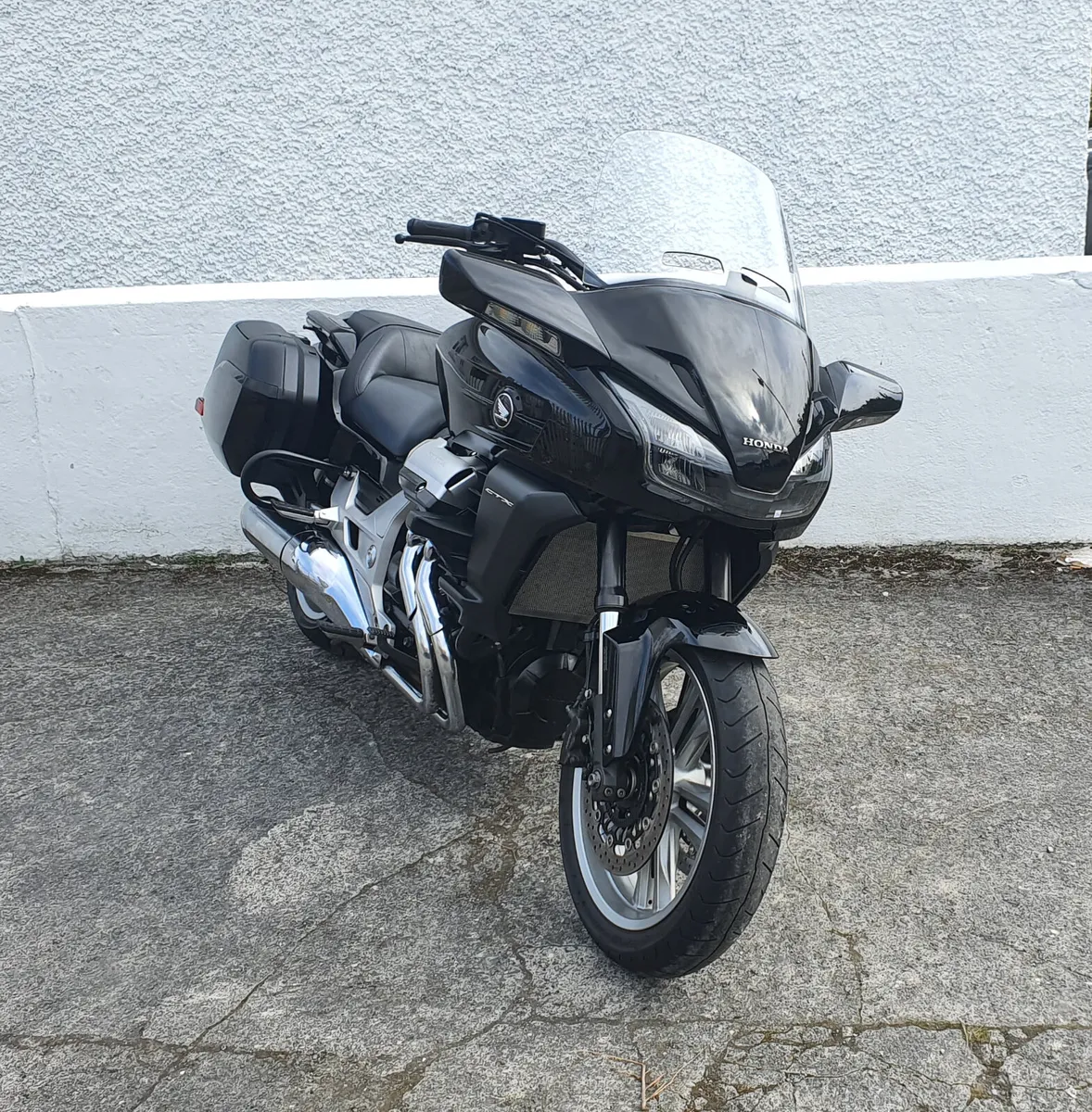 CTX 1300 @ Doyle's Athlone - Image 2