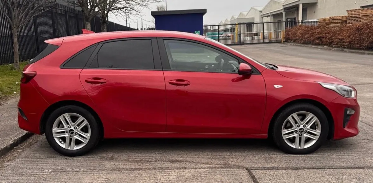 2021 Kia Ceed Commercial - Image 3