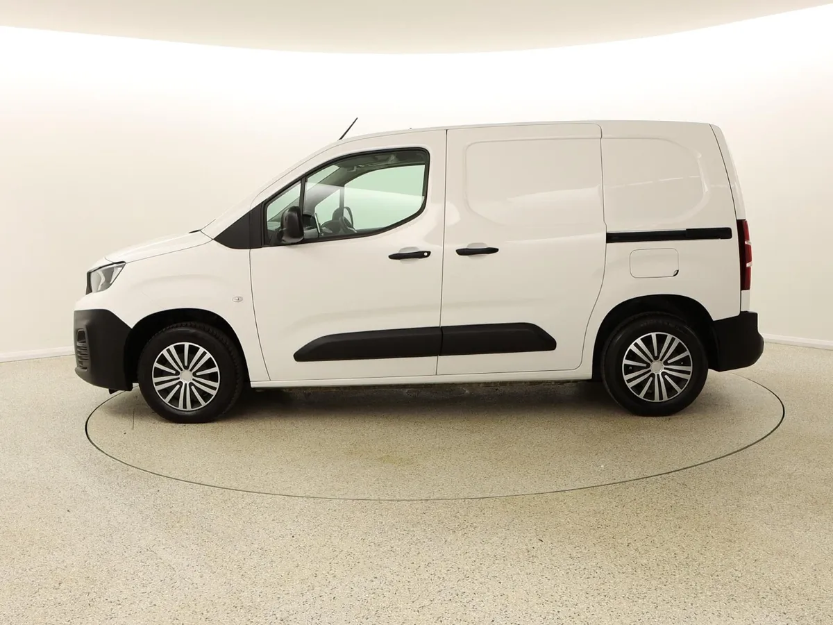 2023 Peugeot Partner 1.5 HDI Professional 3 seater - Image 4