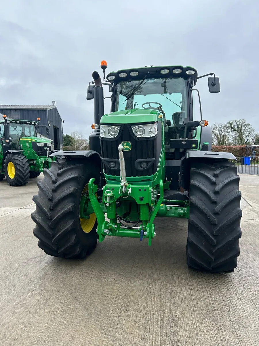 John Deere 6175R - Image 4