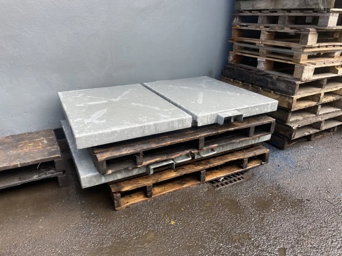 Galvanised Access covers for septic or slurry tank - Image 1